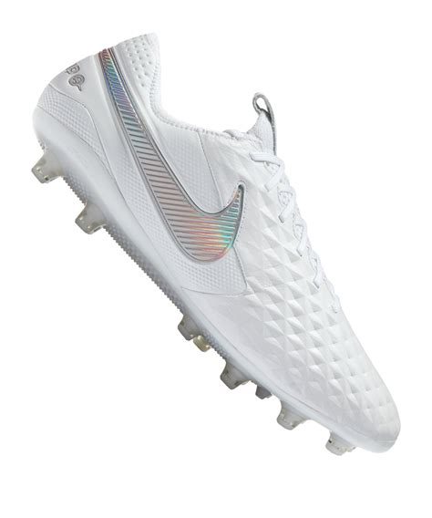 fußballschuhe draußen weiß nike mit regenbogen|Weiße Regenbogen.